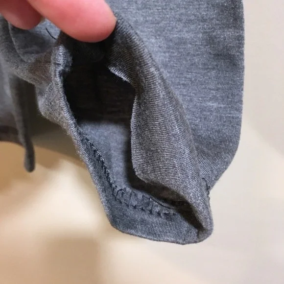 Cincinnati Reds Long Sleeve Hooded T-Shirt Womens M Gray Baseball MLB Logo Sport - Picture 3 of 9